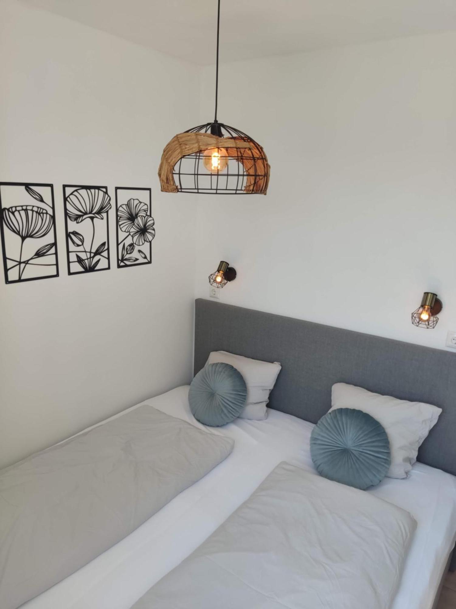 Ferienwohnung Enzian - Naehe Kapellplatz - Oeffentlicher Parkplatz - Aufzug อัลเทิตทิง ภายนอก รูปภาพ